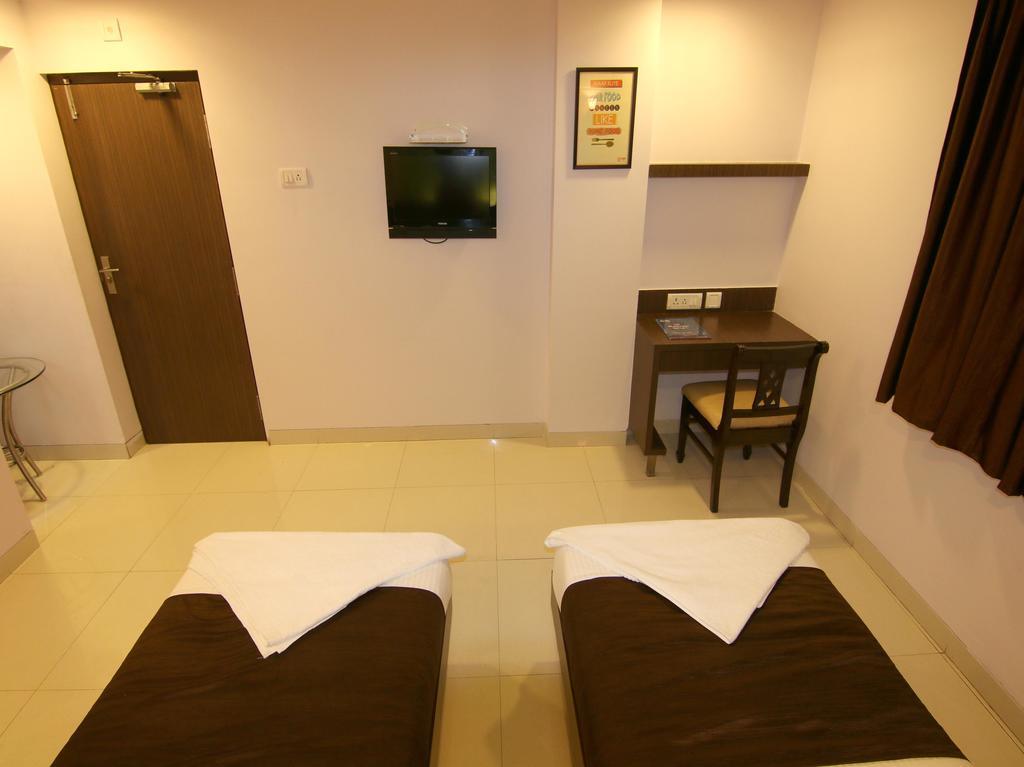 Hotel Panvel Palace Exterior photo
